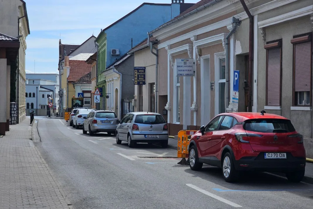 pe strada Timotei Cipariu, de luni, 20 aprilie