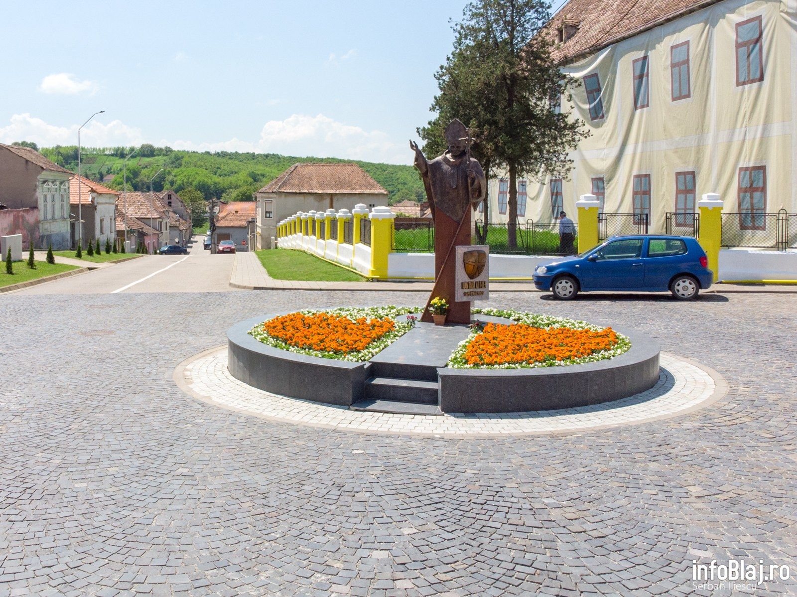 statuie papa ioan paul ii blaj